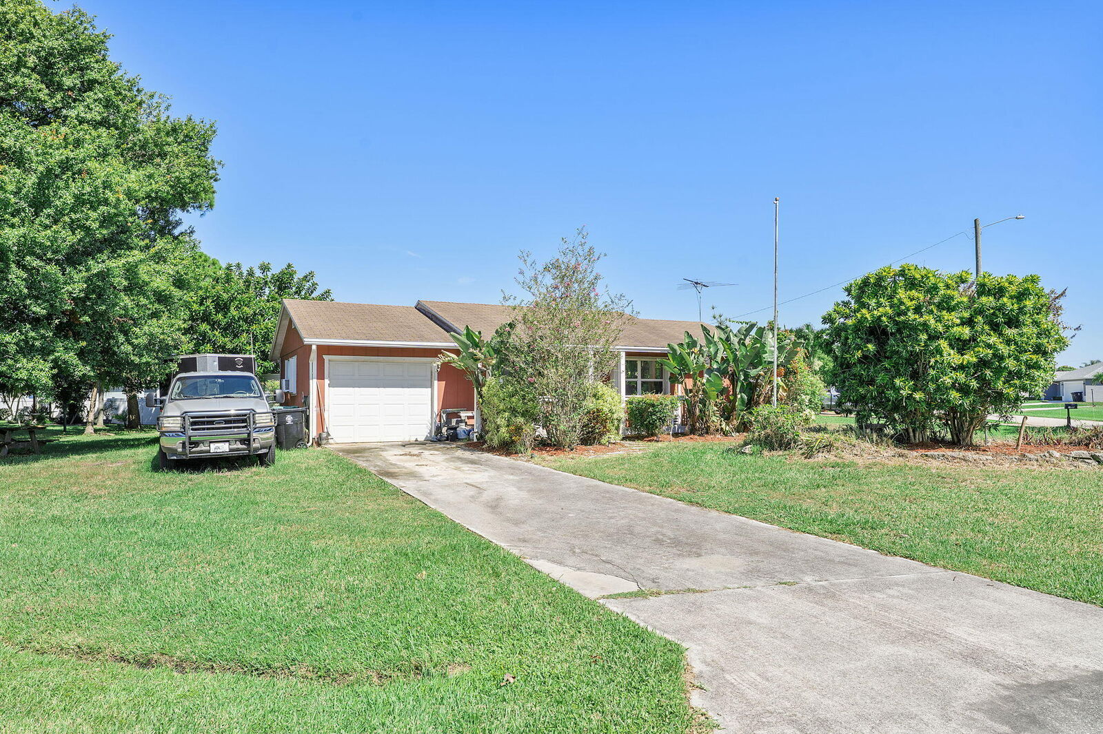 Property Photo:  181 SW Christmas Terrace  FL 34984