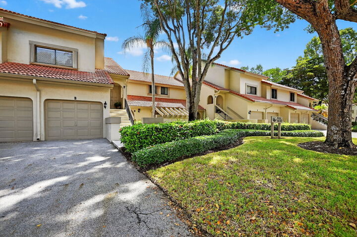 Property Photo: 5630 Coach House Circle B FL 33486