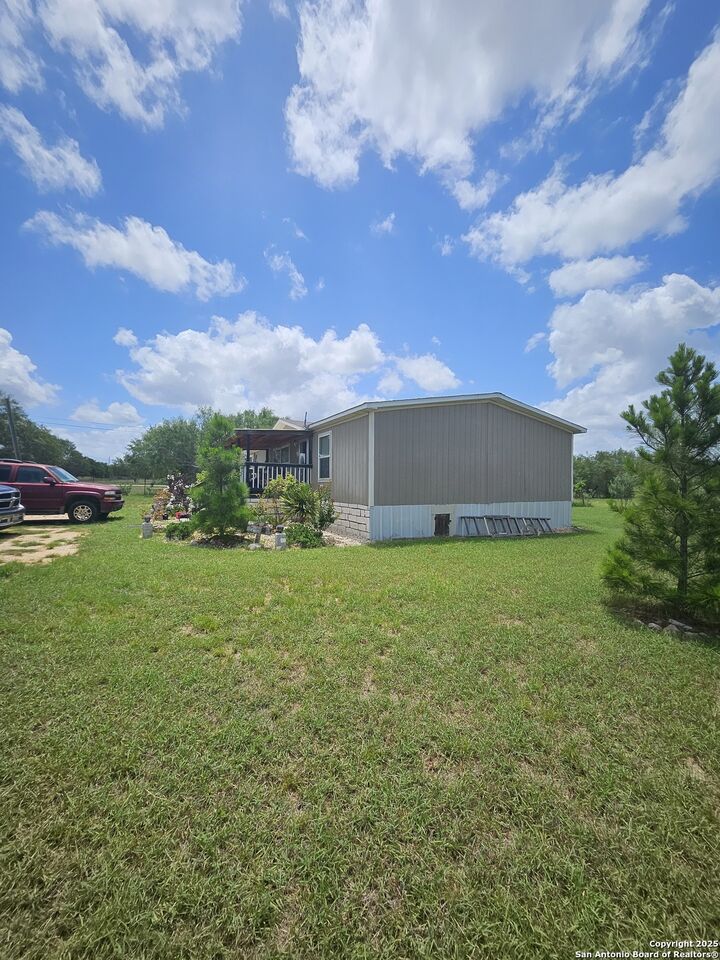 Property Photo: 11916 Sulphur Springs TX 78101