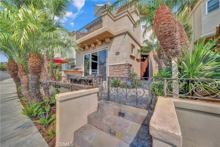 Property Photo: 613 Frankfort Avenue CA 92648