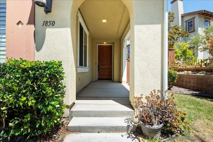 Property Photo: 1850 Sheridan Way CA 92078