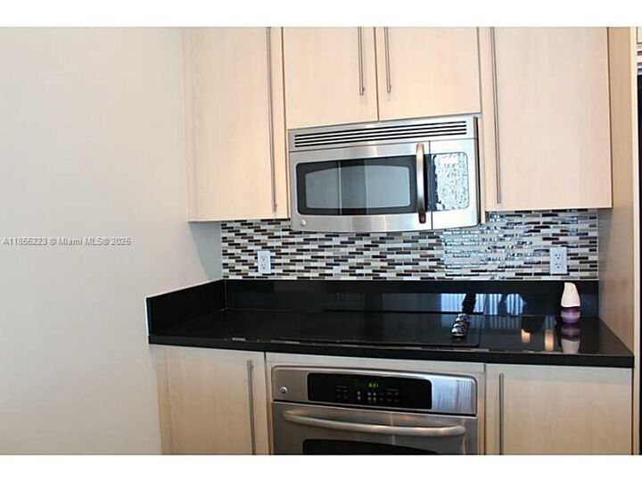 Property Photo: 79 SW 12th St 2404-S FL 33130