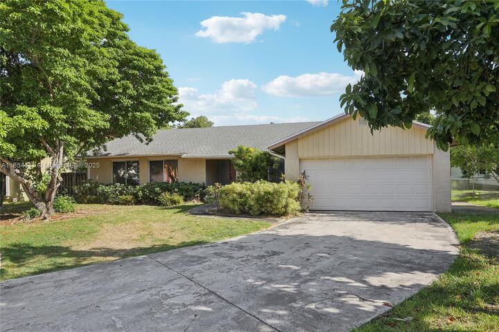 Property Photo:  9315 SW 170th Ln  FL 33157 