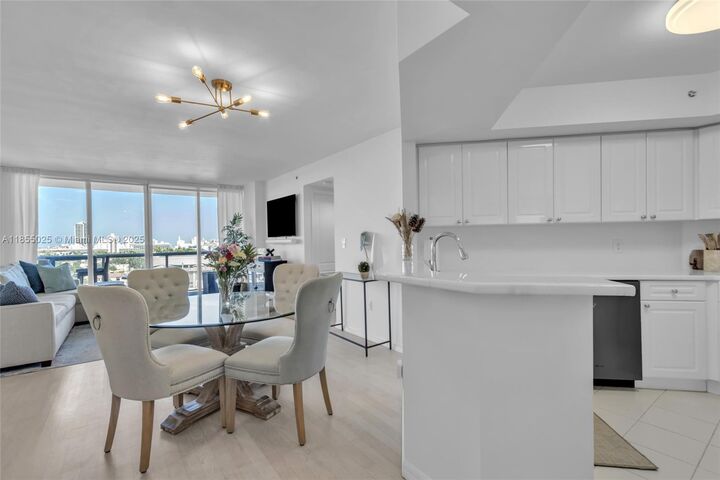 Property Photo: 1800 Sunset Harbour Dr 1003 FL 33139