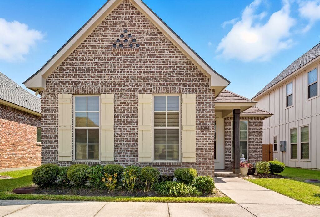 Property Photo:  3013 Forestwood Drive  LA 70607 
