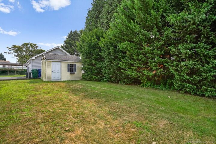 Property Photo:  71 Glenfield Avenue  CT 06614 