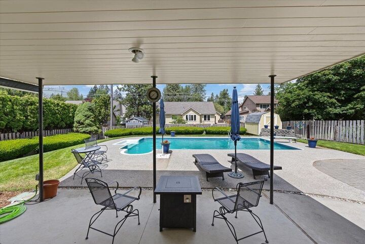 Property Photo:  2515 E 38th Ave  WA 99223 