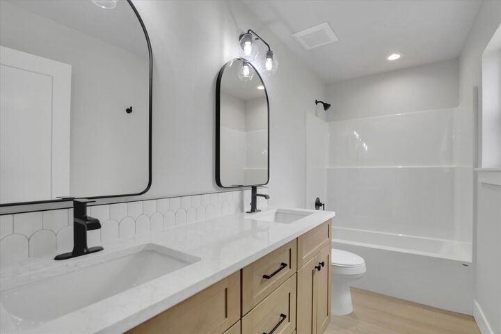 Property Photo: 2101 N Sipple Rd WA 99212