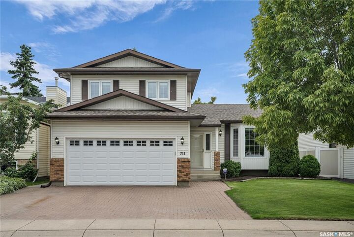 711 Swan Crescent  Saskatoon SK S7J 5C3 photo