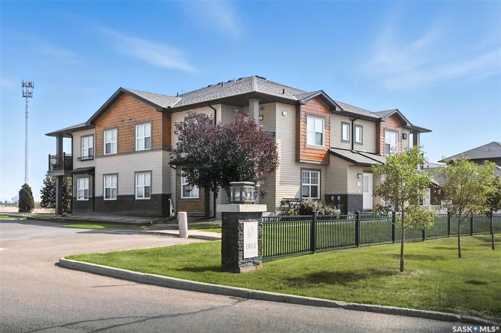 Property Photo:  1015 Patrick Crescent 2301  SK S7W 0M1 