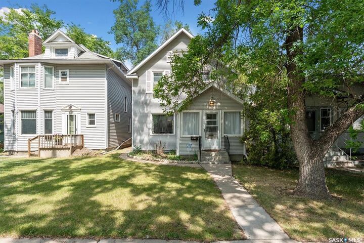 Property Photo:  108 31st Street W  SK S7L 0P5 