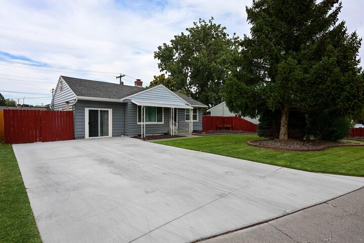 2310 W 1st Ave  Kennewick WA 99336 photo