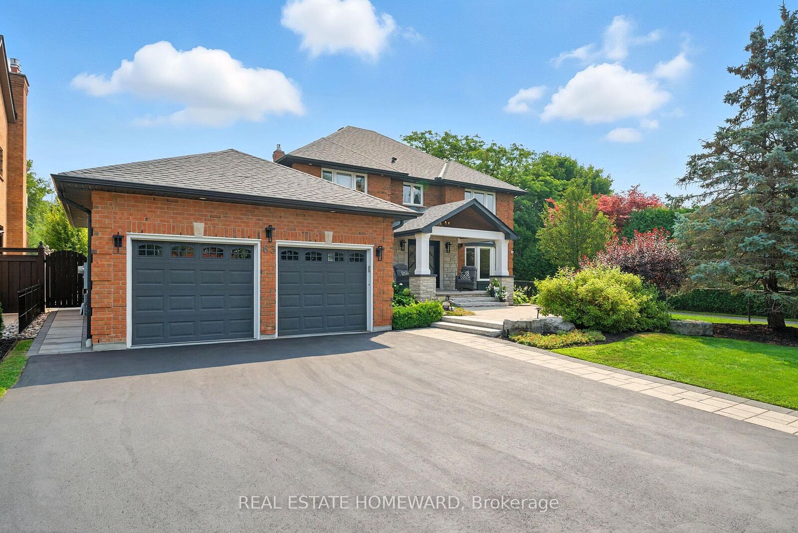 Photo de la propriété:  63 Whitburn Street  ON L1R 1R4 