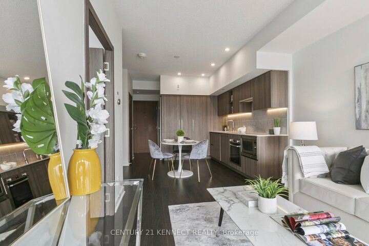 Property Photo:  19 Bathurst Street 3108  ON M5V 0N2 
