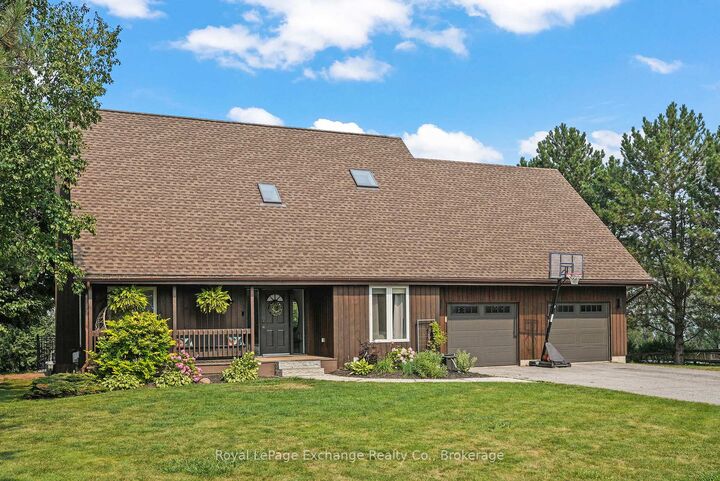 Property Photo: 810 Troy'S Trail ON N2Z 0C1