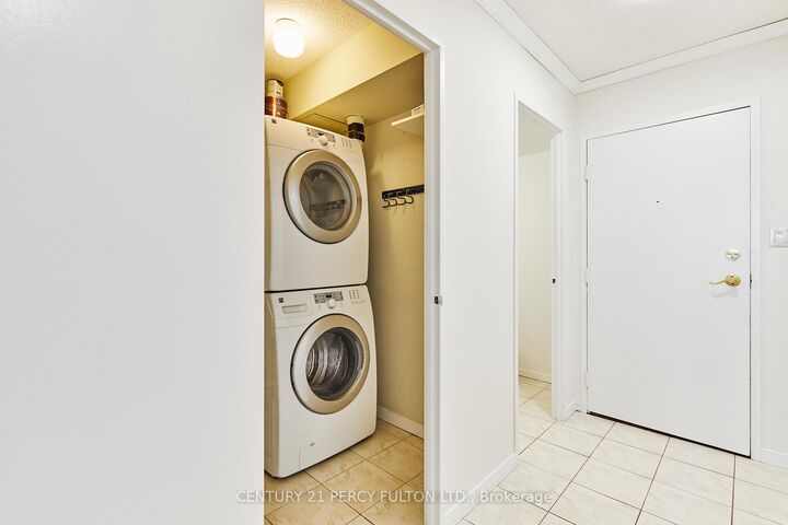Property Photo:  55 William Street E Ph12  ON L1G 7C9 