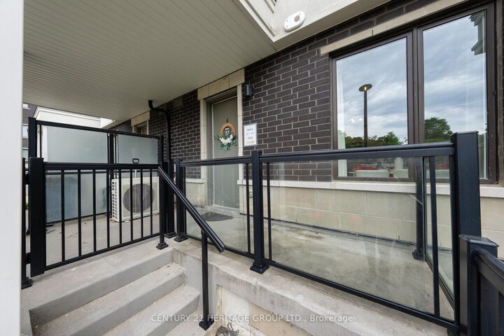 Property Photo:  200 Alex Gardner Circle 27  ON L4G 3G5 