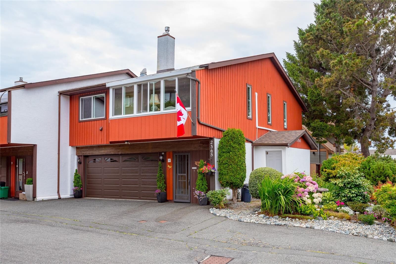 Property Photo: 2365 Henry Ave 1 BC V8L 2B4