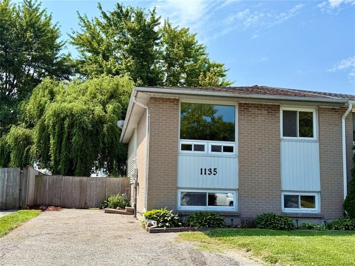 Photo de la propriété:  1135 Overlea Crescent  ON N7S 4E6 