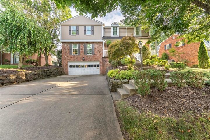 Property Photo:  829 Ridgefield Avenue  PA 15216 