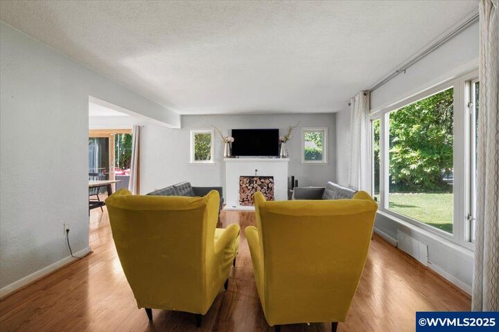 Property Photo:  2880 Mountain View Dr S  OR 97302 