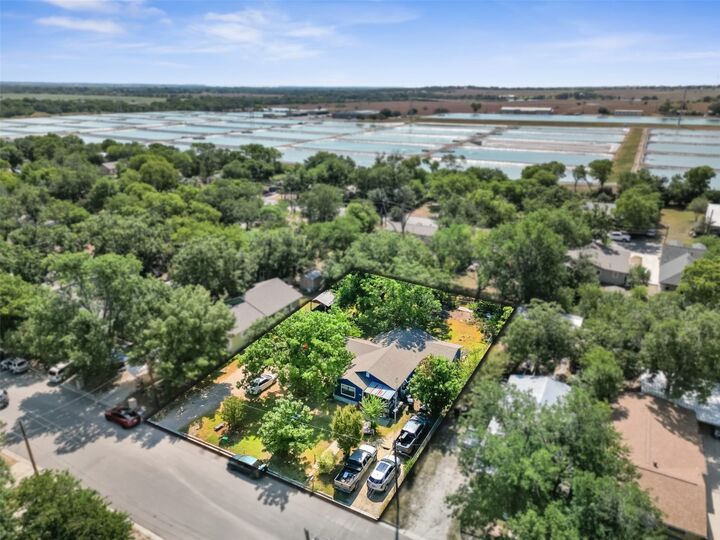 Property Photo:  212 Saltillo Street  TX 78666 