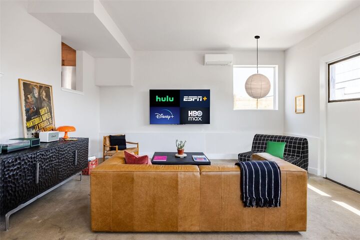 Property Photo: 708 Chicon Street 2 TX 78702