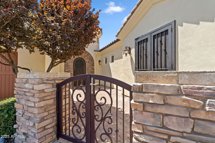 Property Photo: 1535 W Winter Drive AZ 85021