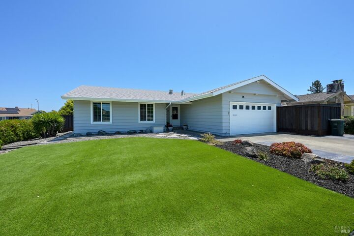 Property Photo:  38 San Ramon Way  CA 94945 