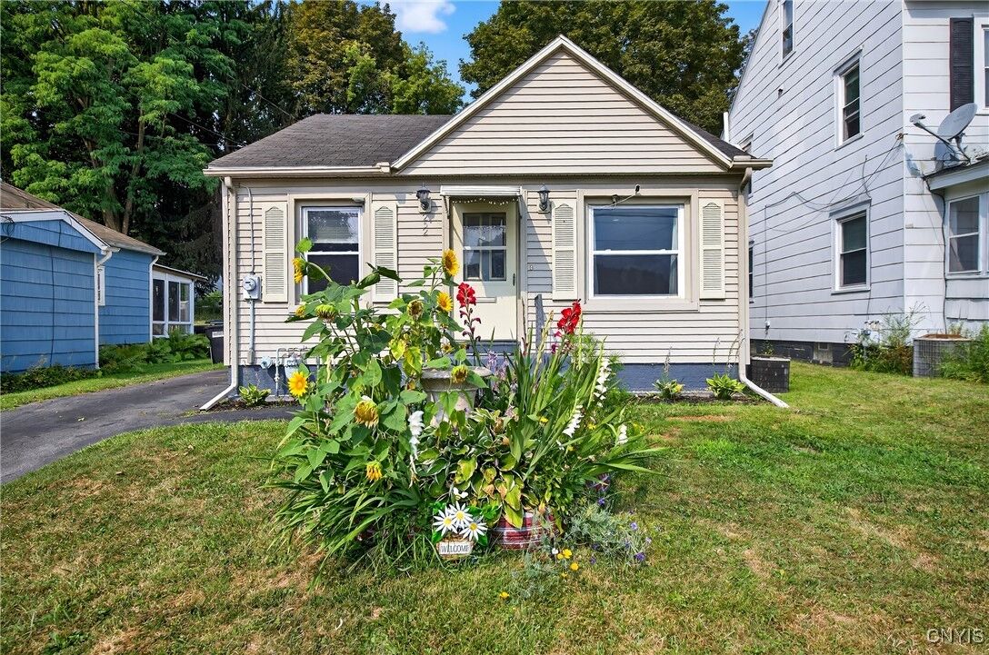 Property Photo:  252 Boston Street  NY 13206 