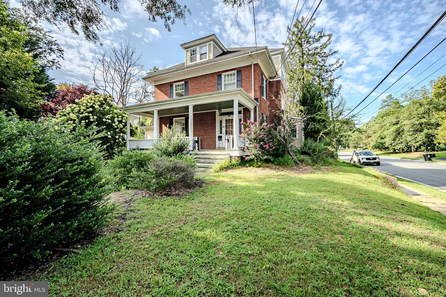 Property Photo:  233 W Main Street  DE 19711 