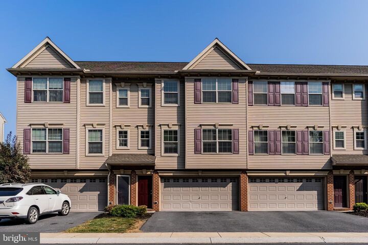6315 Creekbend Drive  Mechanicsburg PA 17050 photo