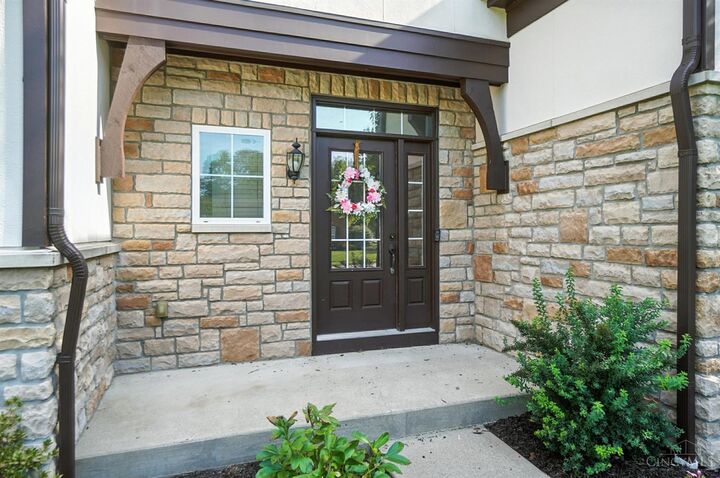 Property Photo: 1114 Hayward Circle OH 45150