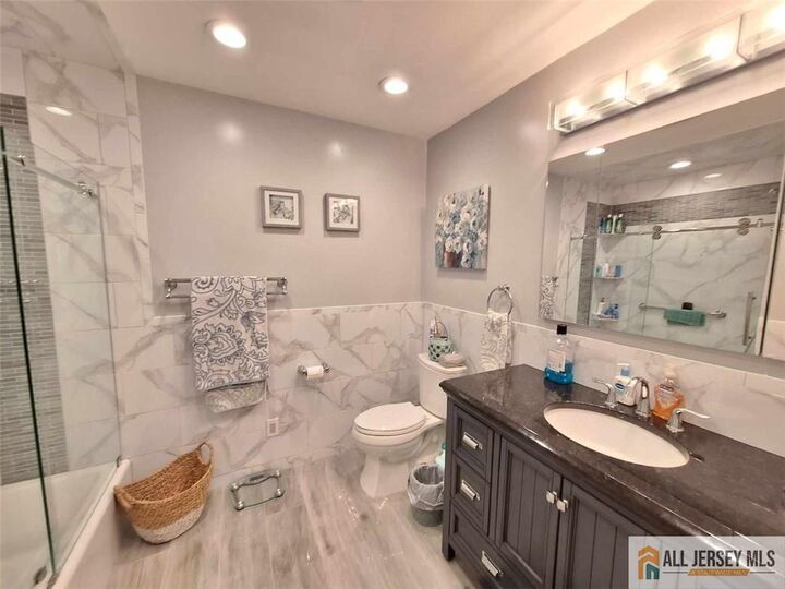 466 Brook Avenue  Sayreville NJ 08872 photo