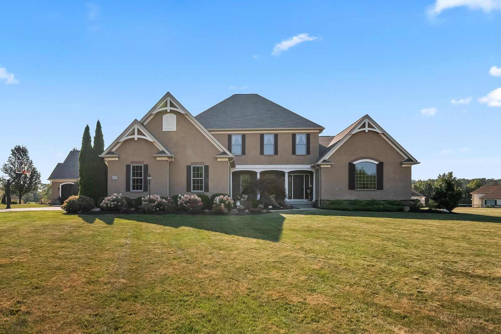Property Photo: 16725 Raintree Drive OH 43040