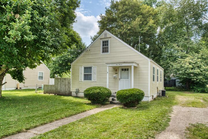 Property Photo: 111 Kemp Street OH 43055