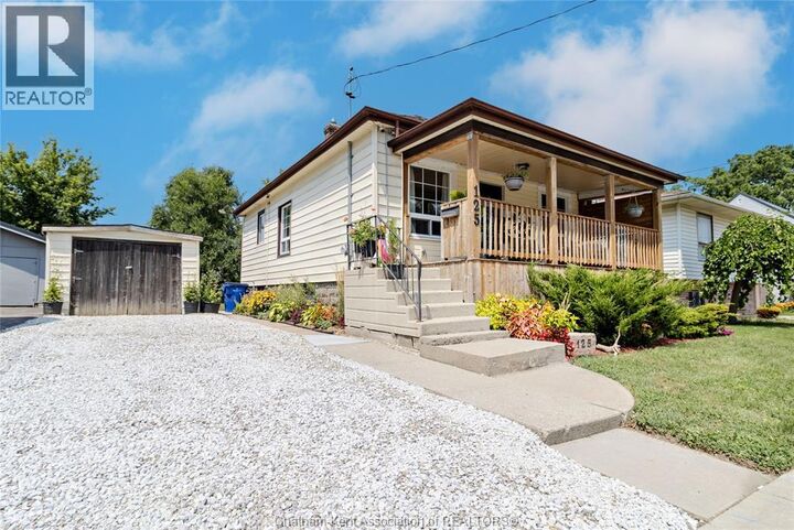 Property Photo:  125 Edgar Street  ON N7M 1V6 