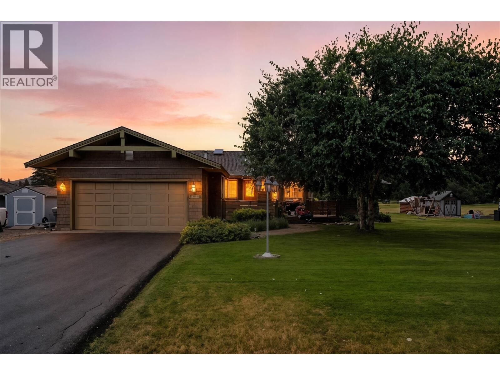 Property Photo:  2552 Golf View Crescent  BC V0E 1H2 