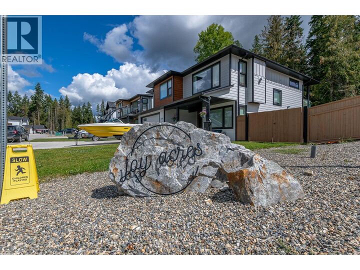 Property Photo:  1450 21 Street  BC V1E 0G8 