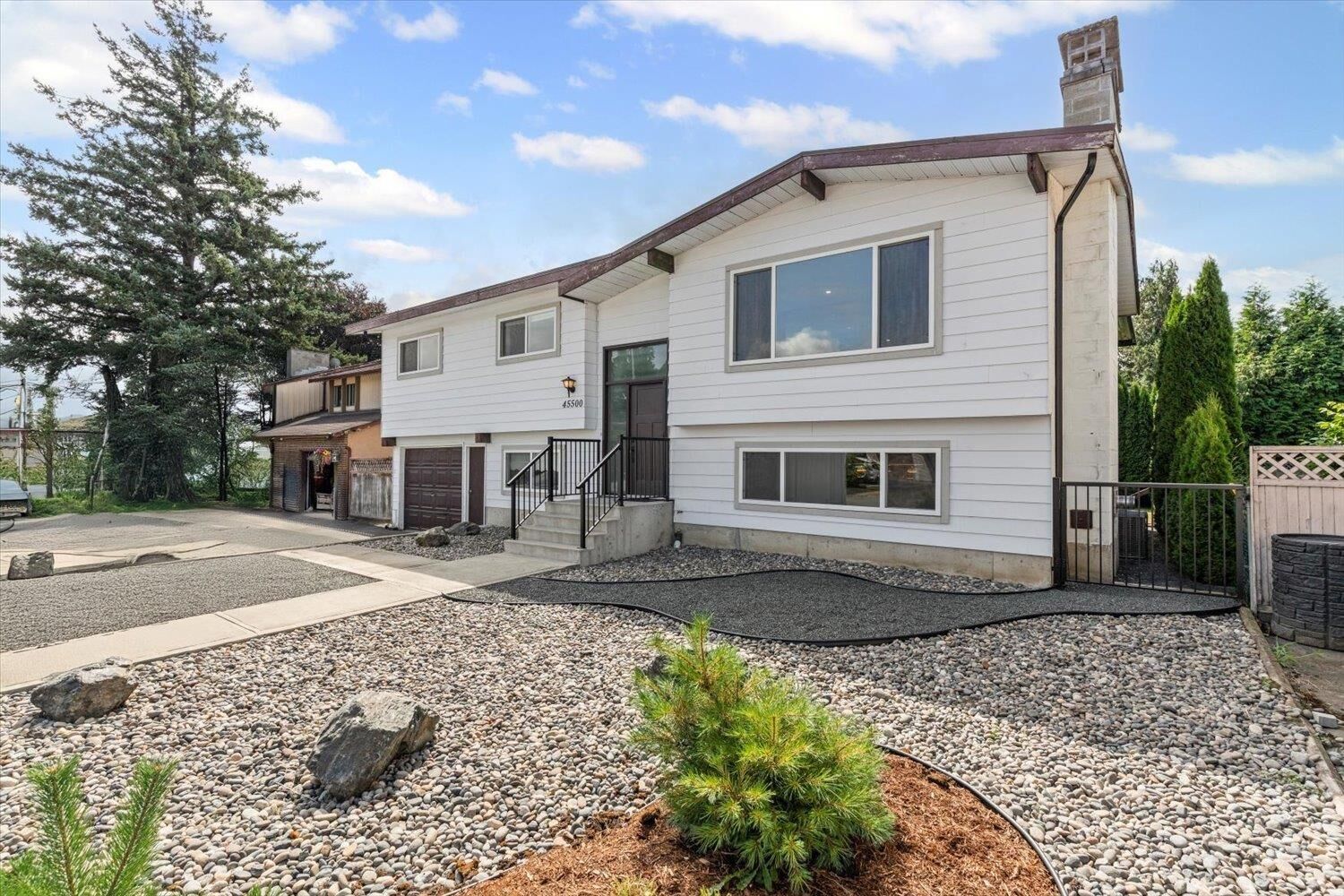 Property Photo: 45500 Concord Avenue BC V2R 2N7