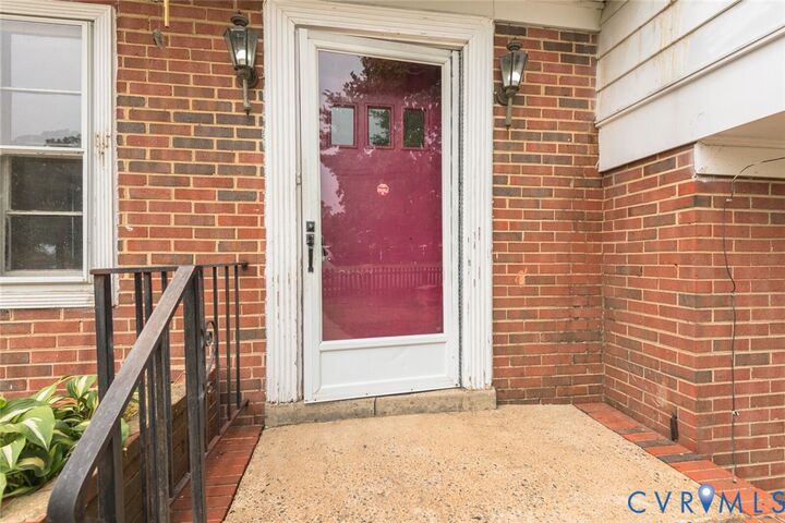 Property Photo: 8005 Three Chopt Road VA 23229