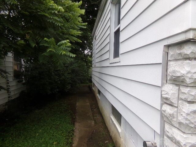 Property Photo:  1861 Ashbrook Drive  OH 45238 