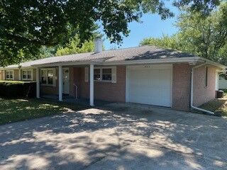 Property Photo: 803 E 6th Street IL 62557