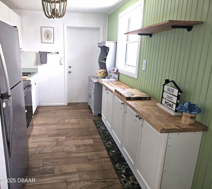 Property Photo: 151 Holland Road FL 32176