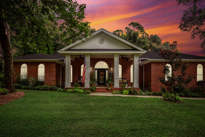 Property Photo: 505 Blackwater Run FL 32578