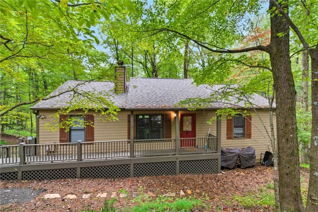 Property Photo:  8 White Oak Knoll  GA 30143