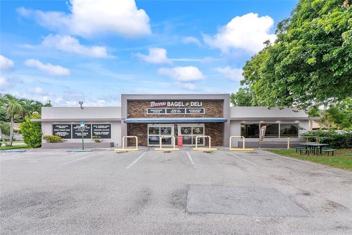 230 S Powerline Rd  Deerfield Beach FL 33442 photo