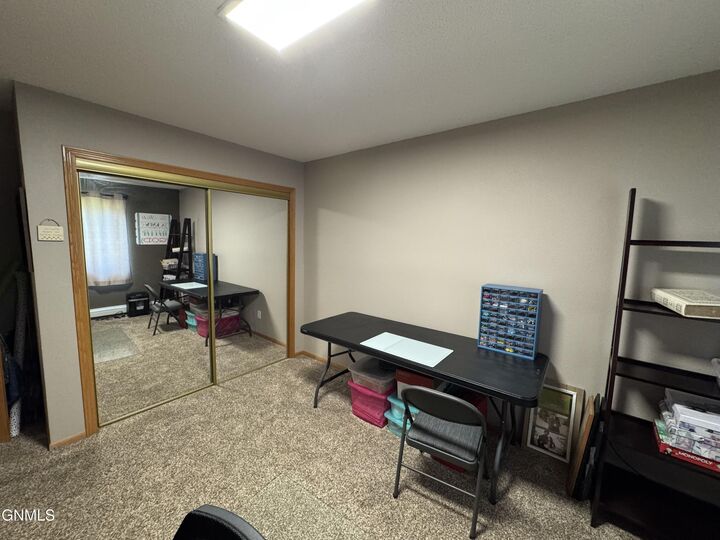 Property Photo:  2723 Gateway Avenue 1  ND 58503 