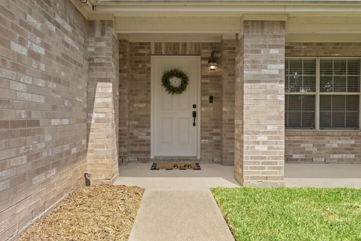 Property Photo: 7906 Owl Lane TX 77523