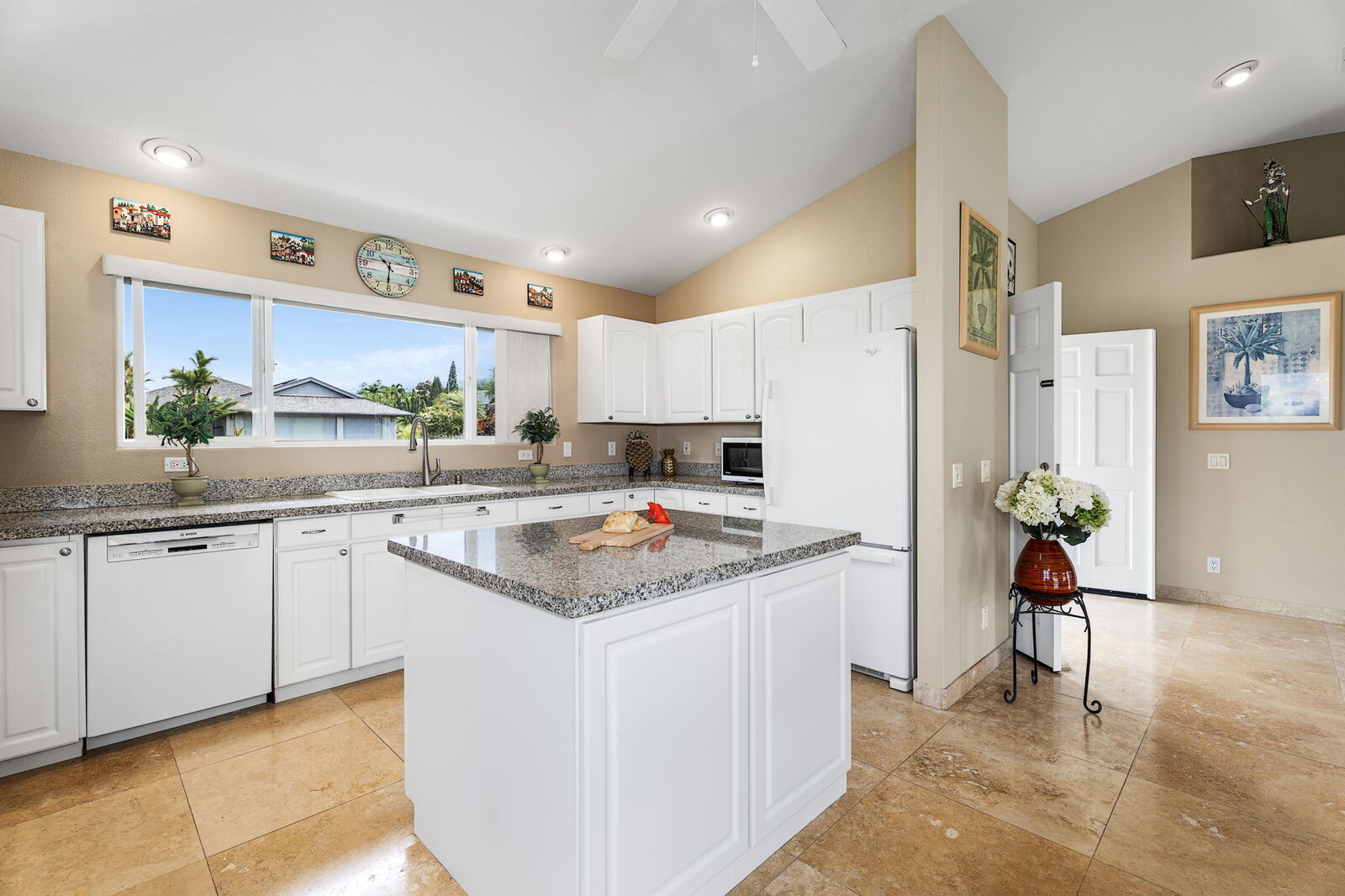 Property Photo:  77-216 Hoowaiwai Ct  HI 96740 